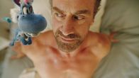 Happy! – Happy (l.); Nick Sax (Christopher Meloni, r.)