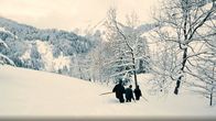 Im Bergdorf Mitteregg – Bei der Wanderung durch den Schnee.