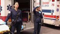 Chicago Fire – Chicago Fire Staffel 9 Folge 14 Warten auf ihren Einsatz: Hanako Greensmitha als Violet Mikami, Kara Killmer als Sylvie Brett