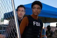FBI: Special Crime Unit – Special Agent Stuart Scola (John Boyd, l.); Special Agent Tiffany Wallace (Katherine Renee Turner, r.)