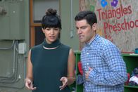 New Girl – Die Suche nach der geeigneten Vorschule für Ruth sorgt bei Cece (Hannah Simone, l.), Schmidt (Max Greenfield, r.) und ihren Freunden für Chaos ...
