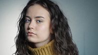 Unseen – Lily (Elisa Echevarria) hofft, dass Angčle ihr einen Weg zeigen kann, unsichtbar zu werden.