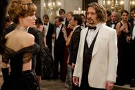 The Tourist – Angelina Jolie (Elisa Clifton-Ward), Johnny Depp (Frank Tupelo).