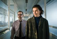 Tatort – Tobias (Sergej Moya, r.) steht unter Verdacht. Mit KHK Stefan Deininger (Gregor Weber)