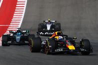 Formel 1: Großer Preis von Australien – Max Verstappen aus den Niederlanden im (1) Oracle Red Bull Racing RB21 führt George Russell aus Großbritannien im (63) Mercedes AMG Petronas F1 Team W16 und Carlos Sainz aus Spanien im (55) Williams FW47 Mercedes auf der Strecke während des Sprints vor dem Formel-1-Grand-Prix der Vereinigten Staaten auf dem Circuit of The Americas am 18. Oktober 2025 in Austin, Texas.