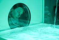 Der Schwarm – Sara Thompson (Lydia Wilson) beobachtet ein weiteres Experiment, das die Yrr stoppen soll.