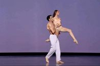 Die Tanzschüler der Pariser Oper ... Die Reifejahre – Roxane tanzt im Ballett „After the Rain“ des Choreographen Christopher Wheeldon.