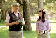 Gilmore Girls – Edward Herrmann (Richard Gilmore), Alexis Bledel (Lorelai 'Rory' Leigh Gilmore).