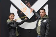 Checkpoint – Maja und Cem bei der Präzisionsarbeit in der Sendung "Checkpoint" im Wettkampf "Jungs gegen Mädchen".