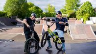 Checker Julian – Checker Julian (rechts) mit BMX-Profi Johannes