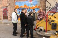 In Teufels Küche mit Gordon Ramsay – Gordon Ramsay (r.) fährt schwere Geschütze auf, um das "DownCity" vor dem Untergang zu bewahren ...