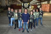 Checkpoint – Moderator Tommy Scheel mit dem Checkpoint-Team