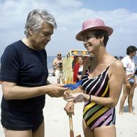 Ich heirate eine Familie – Im benachbarten Strandkorb lernt Werner (Peter Weck) eine nette Dame kennen, die nicht nur mit Rat und Tat Werner zur Seite steht (Grit Boettcher).