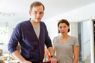 SOKO Donau – Martin Vischer (Roman Gruber), Martina Ebm (Tanja Gruber).
