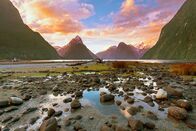 Wildes Neuseeland – Der Milford Sound ist eine von Neuseelands berühmtesten Naturikonen. Lange Zeit wurde der Fjord von Seefahrern übersehen. Erst im Jahr 1812 wurde er von Europäern entdeckt.