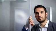 Leschs Kosmos – Mehrdad Mahdjoubis- der schwedische Industriedesigner entwickelte eine Dusche. Diese spart 80 % Energie und 90 % Wasser durch Recycling von 5 Liter Wasser.