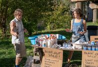 Shameless – L-R: Frank Gallagher(William H. Macy), Fiona Gallagher(Emmy Rossum)