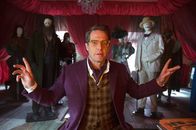 Paddington 2 – Hugh Grant (Phoenix Buchanan).