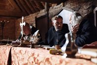 Die Inquisition – Die Reihe "Die Inquisition" zeigt, wie und warum religiöse Fanatiker und Psychopathen im Namen des Christentums ungestraft und mancherorts jahrhundertelang massenhaft foltern und morden konnten. Es geht um Täter und Opfer, um gnadenlose Gerichtsverfahren und grausame Strafen - um Leben und Tod.