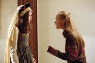 Gilmore Girls – (v.li.) Alexis Bledel (Lorelai 'Rory' Leigh Gilmore), Liza Weil (Paris Geller).