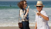 Die Poetin – L-R: Elizabeth Bishop (Miranda Otto), Lota de Macedo Soares (Glória Pires)