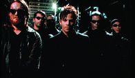 Blade – Sie wollen die Macht über das gesamte Universum an sich reißen: die Blutsauger Deacon Frost (Stephen Dorff, M.) und Quinn (Donal Logue, l.) mit ihren Gefolgsleuten ...