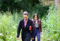 Tatort – Mutter/Tochter: Béatrice Radek (Sabine Timoteo, li.) mit Tochter Carla Radek (Lena Urzendowsky).