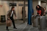 How I Met Your Father – Jesse (Chris Lowell, l.); Ellen (Tien Tran, r.)