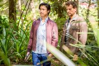 Harrow – (v.li.): Remy Hii (Simon Van Reyk), Ioan Gruffudd (Dr. Daniel Harrow).
