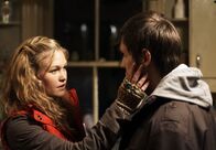 Der Schrei der Eule – Die verführerische Jenny (Julia Stiles) verdreht dem introvertierten Robert (Paddy Considine) heillos den Kopf.