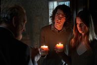 The Midnight Man – MAx (Keenan Lehmann), links im Bild, Young Anna (Summer H. Howell) rechts im Bild