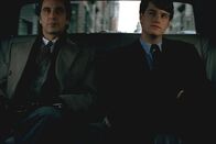 Der Duft der Frauen – Dem Internatsschüler Charlie (Chris O'Donnell, r.) fällt die undankbare Aufgabe zu, Frank Slade (Al Pacino, l.) auf eine Reise nach New York zu begleiten ...