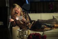 Ringer – Andrews Ex-Frau Catherine (Andrea Roth) ist zutiefst enttäuscht von ihrer Tochter Juliet und macht das auf ihre eigene Art und Weise deutlich ...