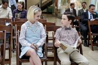 Young Sheldon – Paige (Mckenna Grace, l.); Sheldon (Iain Armitage, r.)