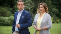 Rosamunde Pilcher: Argentinischer Tango – Henry (Florian Fitz) macht Valentina (Rebecca Immanuel) ein unmoralisches Angebot.