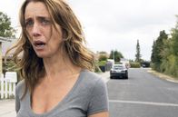 Cry Wolf – Theo (Noah Storm Otto) sucht die Freiheit: An seinem Geburtstag flieht er aus der Pflegefamilie, um den Tag bei seinen Eltern zu verbringen.