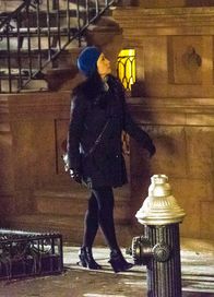 Elementary – Dr. Watson (Lucy Liu) und Sherlock Holmes versuchen, ein Kidnapping aufzuklären, dessen Opfer schon seit vielen Jahren für tot gehalten wurde. Was geschah wirklich mit der Frau, die jetzt als Geisel festgehalten wird? Damals hatte man ihren Mann des Mordes an ihr verdächtigt, doch welche Rolle spielt er in Wahrheit?