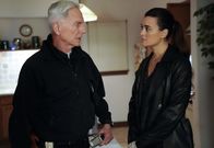 Navy CIS – Leroy Jethro Gibbs (Mark Harmon, l.); Ziva David (Cote de Pablo, r.)