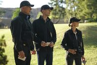 Navy CIS – Gibbs (Mark Harmon, l.), Bishop (Emily Wickersham, r.) und McGee (Sean Murray, M.)