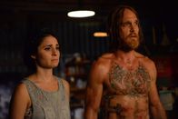 Devil's Candy – Jessie (Ethan Embry) ist ein eher erfolgloser Künstler, der mit Frau Astrid (Shiri Appleby) und Tochter in ein absolutes Traumhaus im ländlichen Texas zieht. Bald schon beginnt das gemeinsame Leben sich drastisch zu verändern, da dämonische Kräfte im neuen Eigenheim lauern.