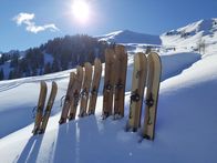 Hoagascht – Die neuste Entwicklung aus der Skimanufaktur Thurner - ein Kurzski mit dem Namen Snow Lynx