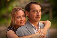 Krauses Umzug – Kann aus dem romantischen Moment zwischen Paula (Pauline Knof) und Stübner (Boris Aljinovic) mehr werden?