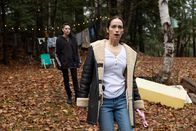 Revival – Romy Weltman als Martha 'Em' Cypress und Melanie Scrofano als Dana Cypress(r.)