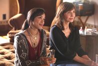 The Last Man on Earth – Wie werden Erica (Cleopatra Coleman, l.) und Gail (Mary Steenburgen, r.) reagieren, wenn ihnen bewusst wird, dass Phil nicht der ist, für den er sich ausgibt?