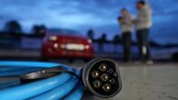 Klimaretter oder Mogelpackung - Der E-Auto Check – Elektroautos: Sind sie wirklich so umweltfreundlich wie angenommen? Expertinnen und Experten sind skeptisch.