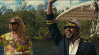Beach Bum – v.li.: Moondog (Matthew McConaughey), Captain Wack (Martin Lawrence)