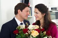 Ein Fall von Liebe – Florian (Francis Fulton-Smith) und seine Lebenspartnerin Sarah (Mariella Ahrens) liegen auf einer Wellenlänge.