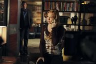 Castle – Richard Castle (Nathan Fillion, l.) bekommt zufällig mit, dass Alexis (Molly C. Quinn, r.) Beziehungsprobleme hat ...