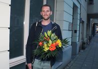 Dinner Date – Bereits in über 60 Ländern sammelte der Rucksackurlauber Sebastian kulinarische und kulturelle Eindrücke. Welchen Eindruck hinterlässt der Buchautor bei seinen drei "Auserwählten"?
