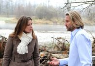 Sturm der Liebe – ARD STURM DER LIEBE FOLGE 1463 Uhr im ERSTEN. Michael (Erich Altenkopf, r.) versucht der eifersüchtigen Gitti (Kathleen Fiedler, l.) die Situation mit ihm und Rosalie zu erklären.